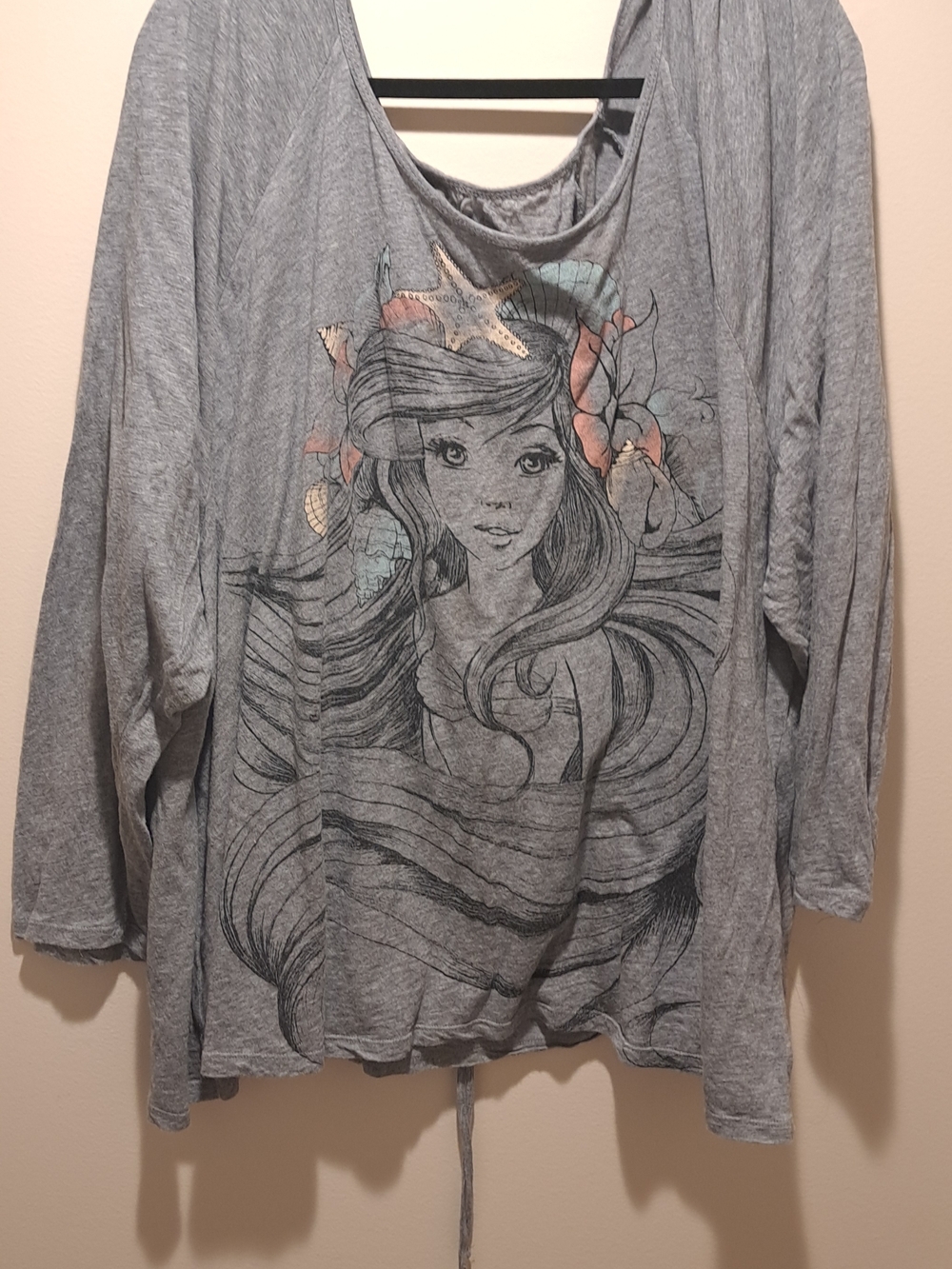 Disney Torrid Size 6x Gray Long-Sleeve Top with The Little Mermaid Graphic
